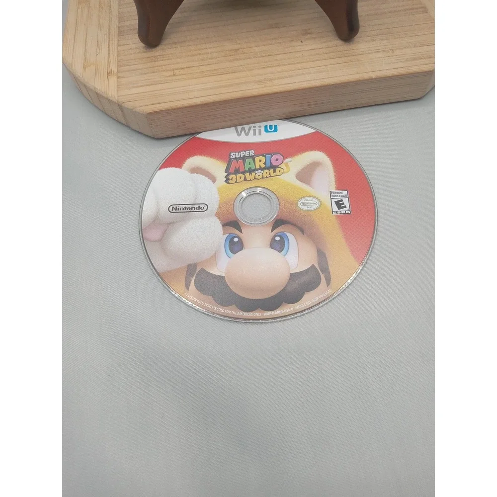 Super Mario 3D World (Nintendo Wii‎ U, 2013) Disc Only